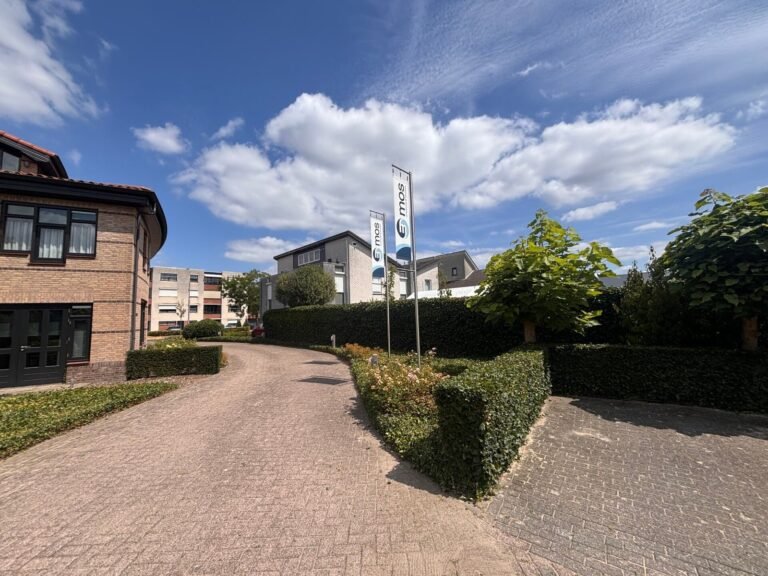 Bedrijfstuin onderhoud door Hoveniersbedrijf Excellent Tuin Onderhoud