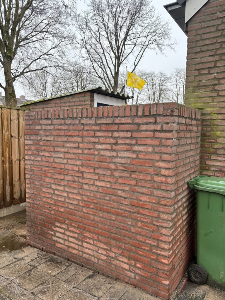 Bestrating reinigen door Hoveniersbedrijf Excellent Tuin Onderhoud
